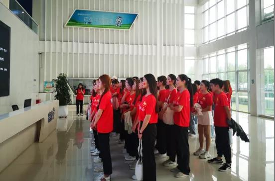 做白色的牛奶，創紅色的企業，花花牛乳業集團青春歌會慶祝建黨100周年