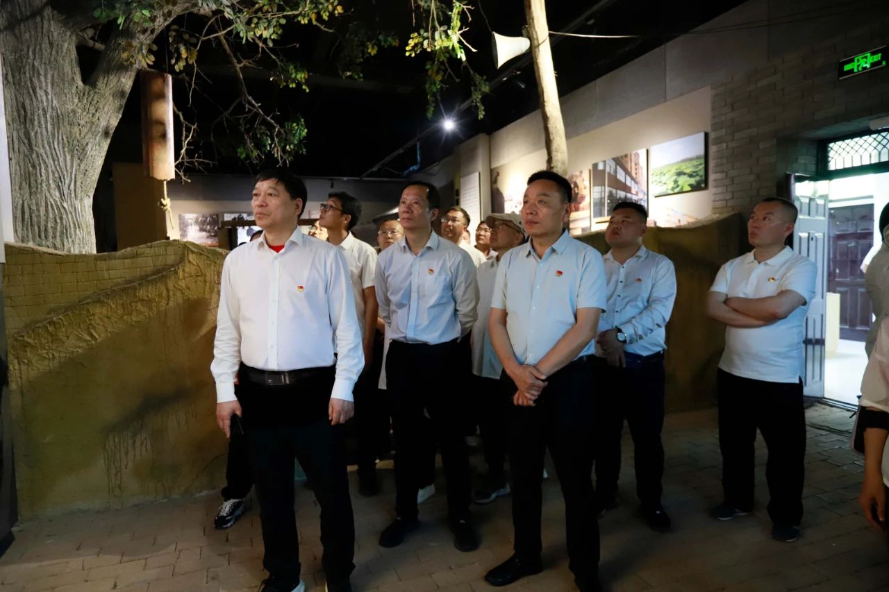 砥礪初心使命，汲取奮進力量丨花花牛乳業集團黨委組織開展學習“焦裕祿精神”主題黨日活動