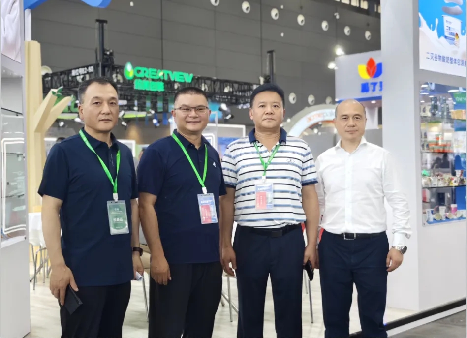 花花牛乳業集團黨委書記、董事長唐洪峰一行參加中國乳制品工業協會第三十次年會暨2024中國（國際）乳業技術博覽會