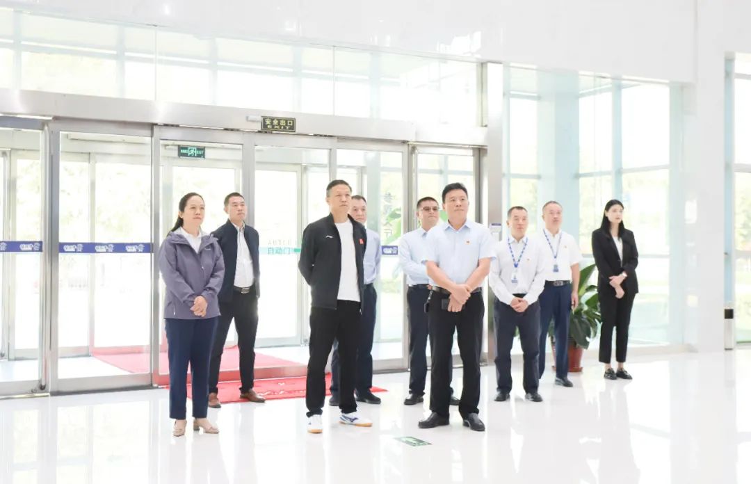 快樂過“雙節”，安全不放假｜河南農投集團黨委書記、董事長李曉寰一行蒞臨花花牛乳業集團開展“雙節”安全生產大檢查活動并慰問一線職工、