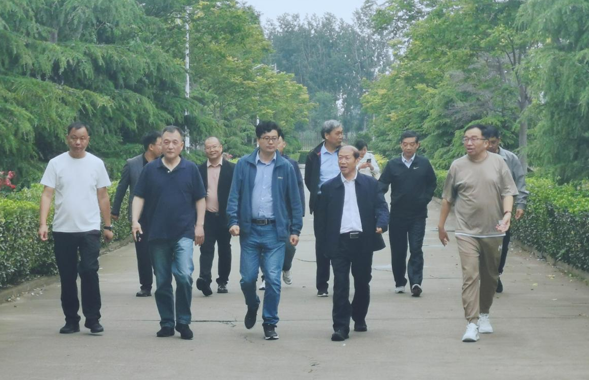 花花牛丨河南農業大學黨委副書記、校長介曉磊一行蒞臨花花牛河南瑞亞參觀調研