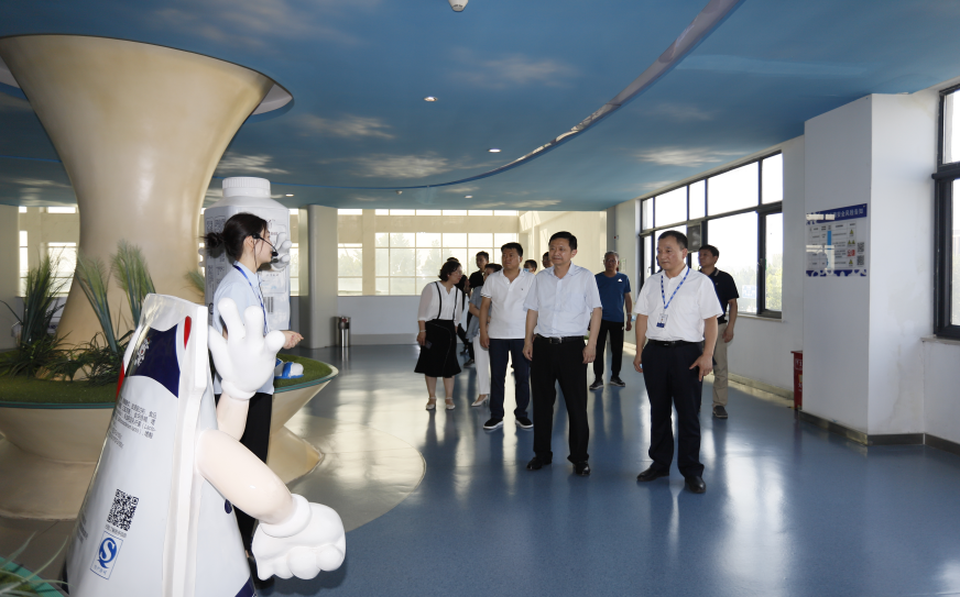 快訊|鄭州市二七區委副書記、區長虎榮鑫蒞臨河南花花牛乳業集團調研