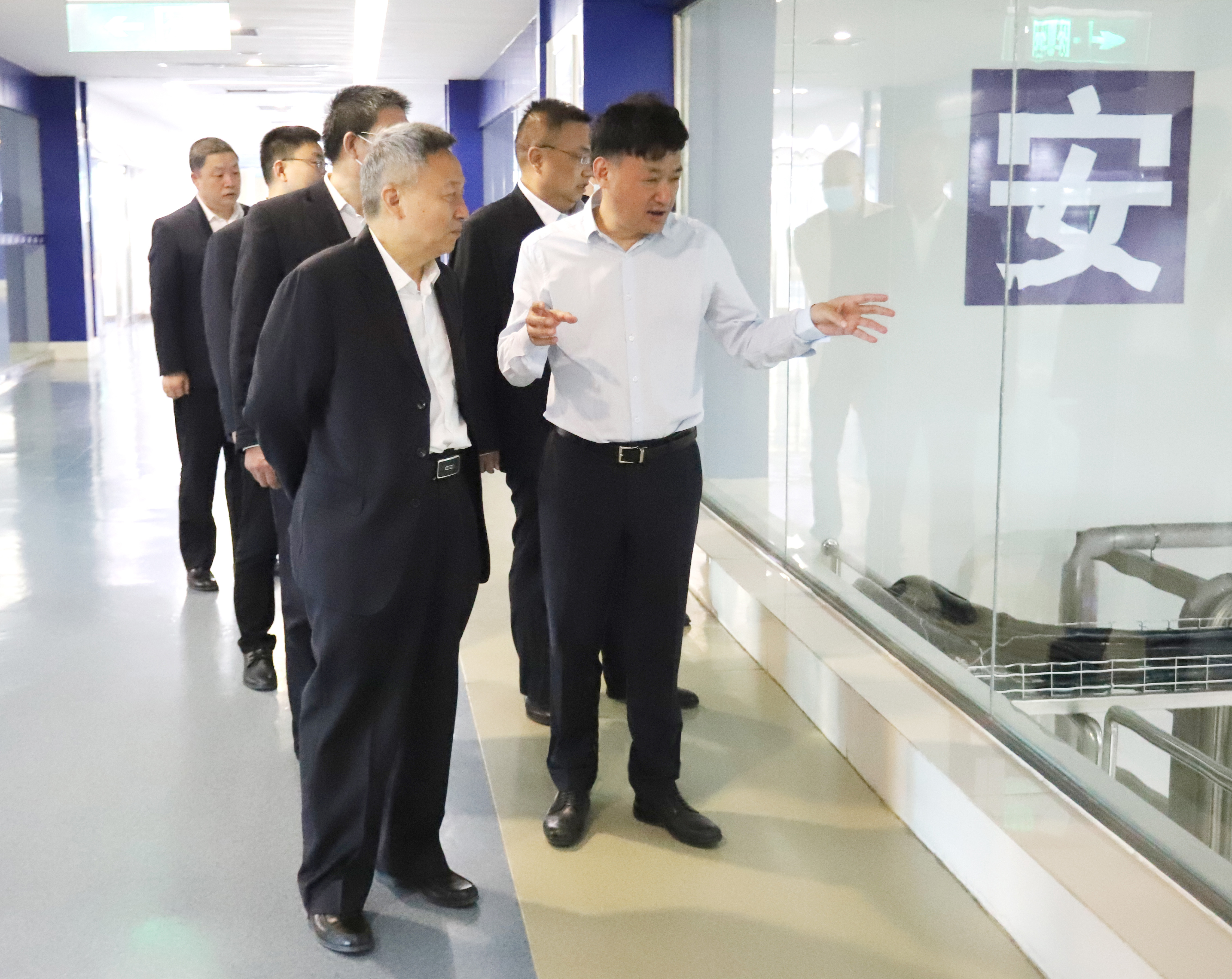 花花牛乳業集團與國電河南新能源有限公司舉行光伏項目合作開發簽約儀式