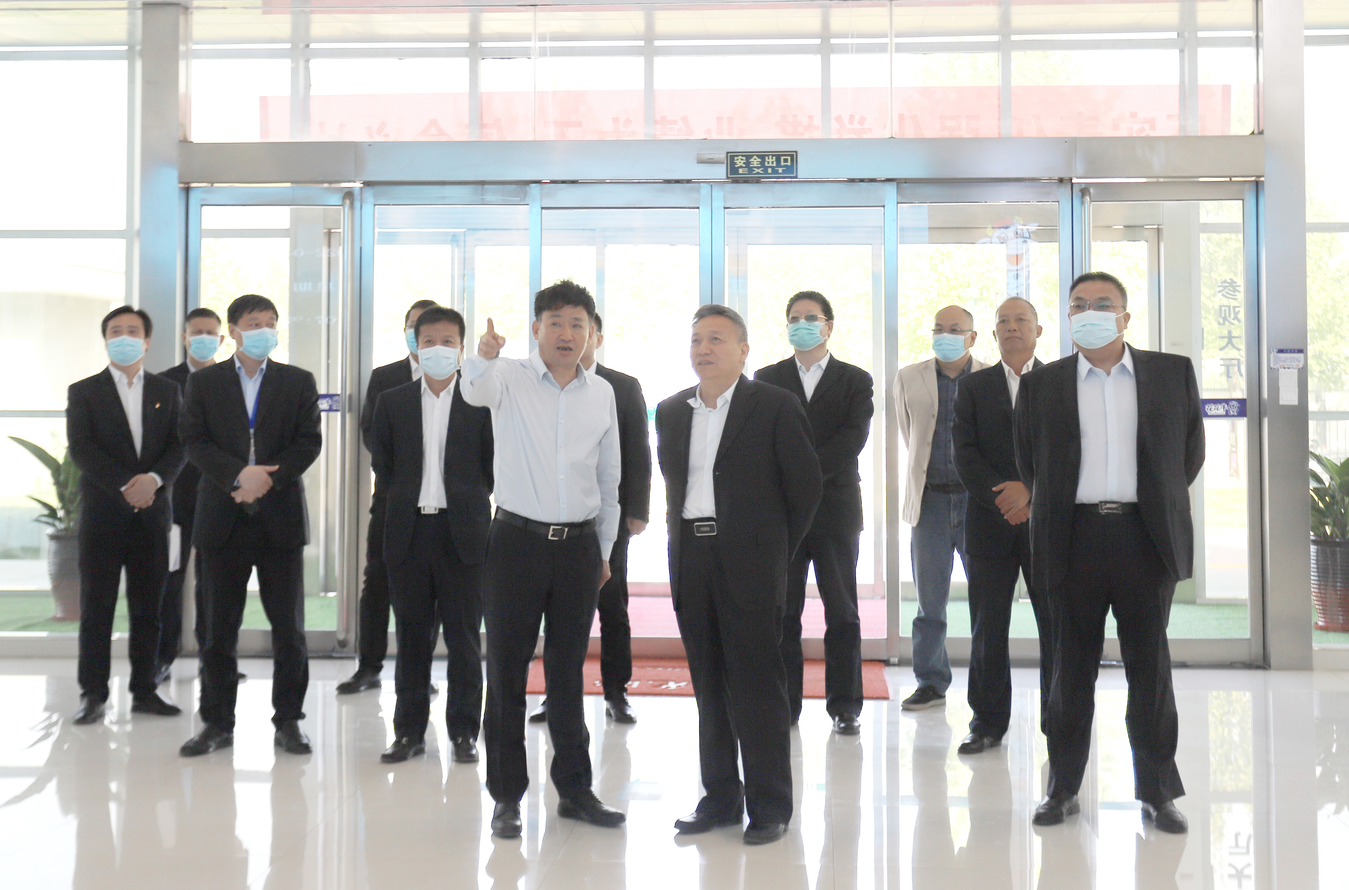 花花牛乳業集團與國電河南新能源有限公司舉行光伏項目合作開發簽約儀式