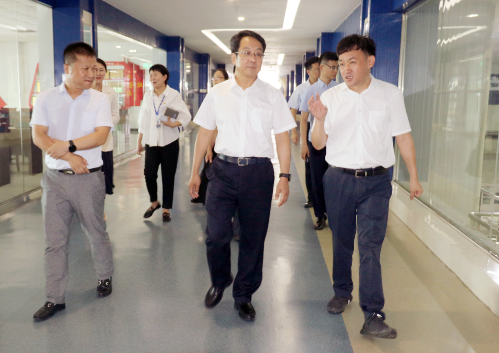 河南省高級人民法院院長胡道才一行蒞臨花花牛乳業集團開展“萬人助萬企”活動 助力企業發展