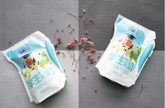 花花牛首款愛克林低溫學生飲用酸牛奶上市啦?。?！