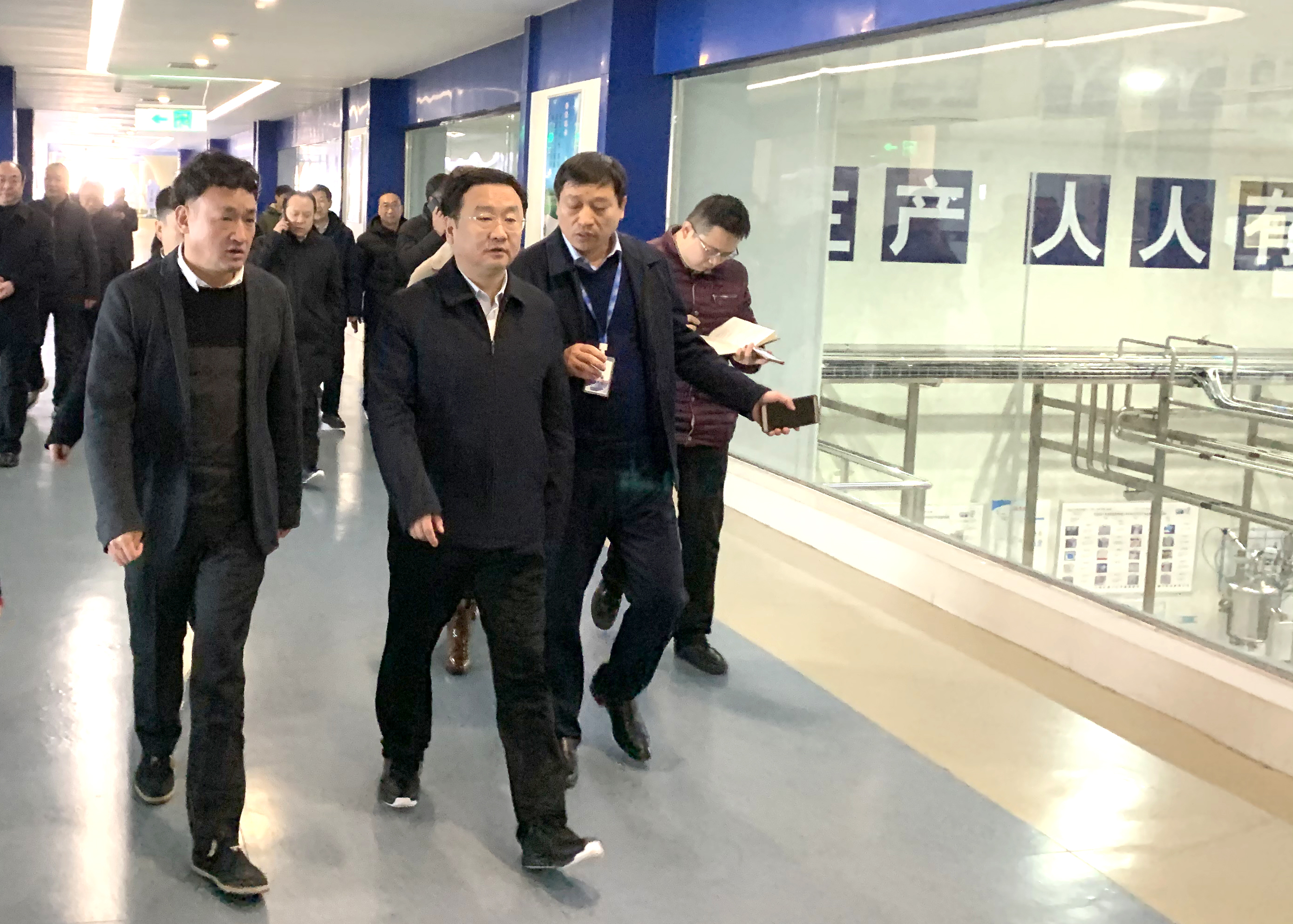 鄭州市委副書記、市長王新偉蒞臨花花牛乳業集團調研