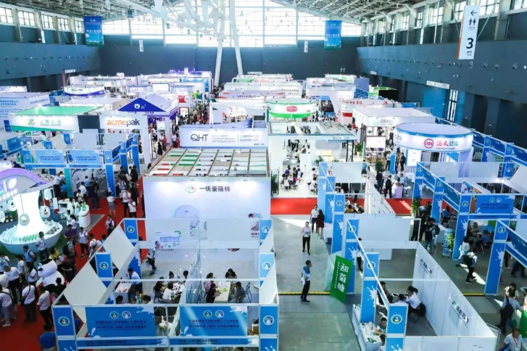 中國乳制品工業協會第二十五次年會召開！花花?？偛枚T峰獲“振興乳業領軍人”榮譽稱號