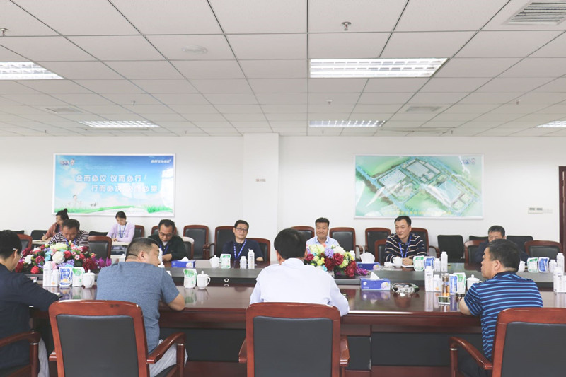 二七區張超副區長蒞臨花花牛公司 調研指導工作