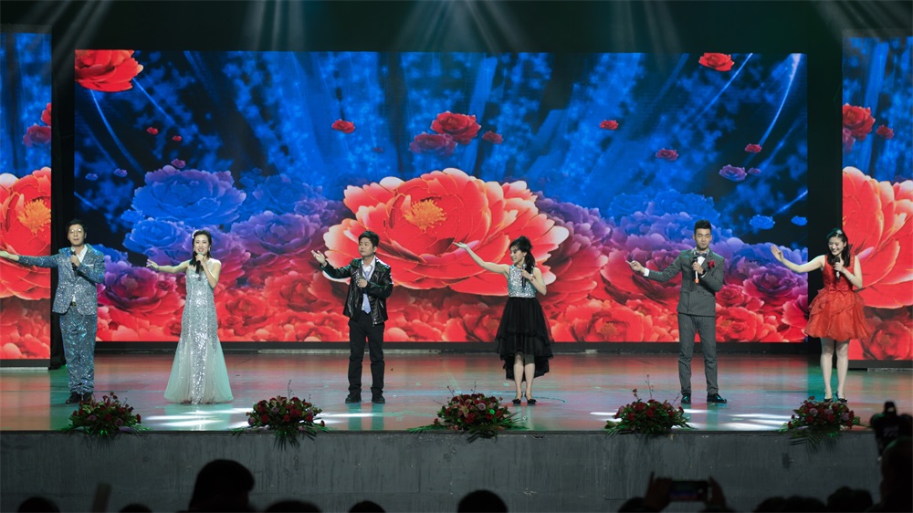 “不忘初心、聚力前行” 花花牛集團2018迎新春聯歡會隆重舉行