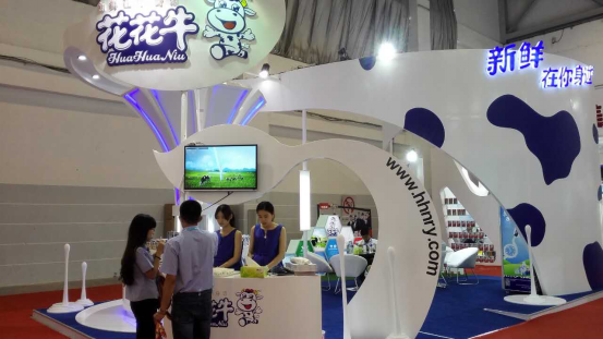 花花牛牛氣沖天！農業部長品嘗“領暢”點贊，又獲國際奶業平臺青睞