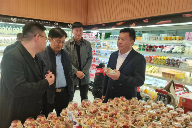 走訪調研拓市場 凝心聚力謀發展--花花牛乳業集團黨委書記、董事長唐洪峰一行走訪銷售終端