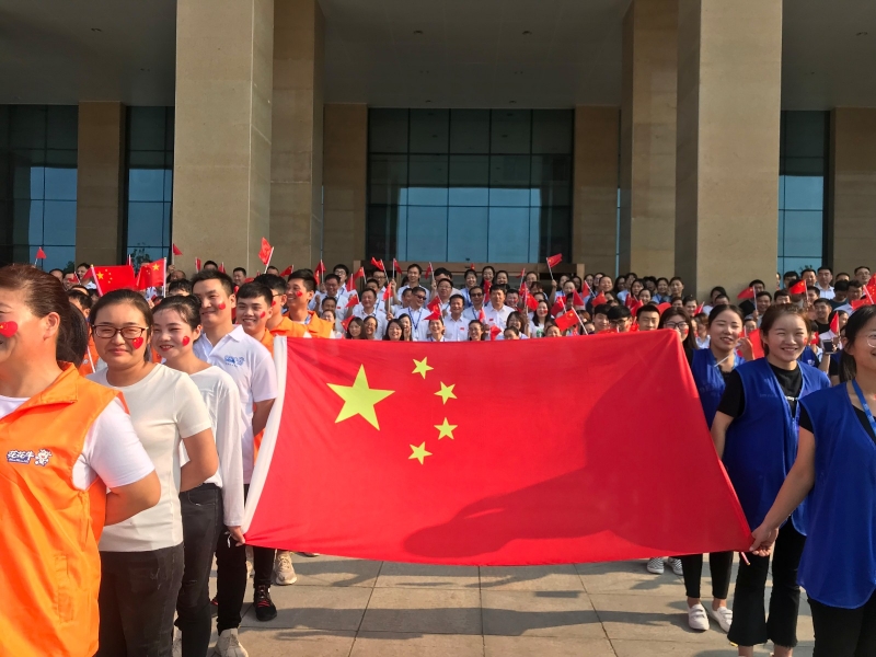 花花牛 唱紅歌 祝福我的國?。?！