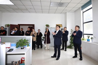 春光作序啟新程 暖心慰問鼓干勁 ——集團領導開展新春開工首日拜年慰問